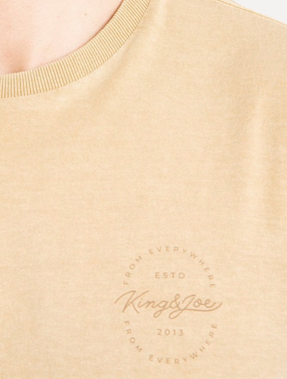 Camiseta King & Joe Masculina Signature Circle Estonada Peito Marrom Claro
