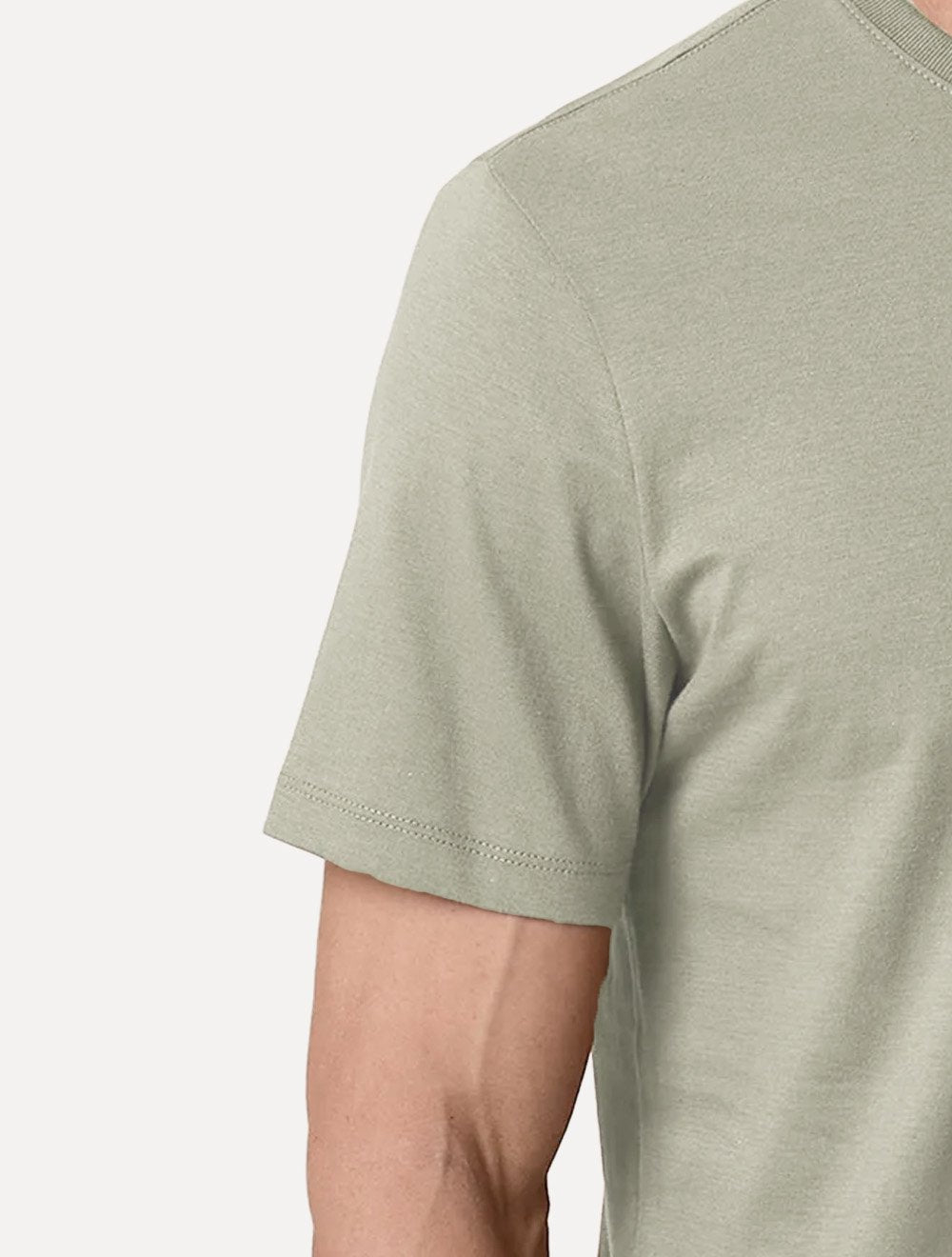 Camiseta Dudalina Masculina Essentials Mono Logo Verde Claro
