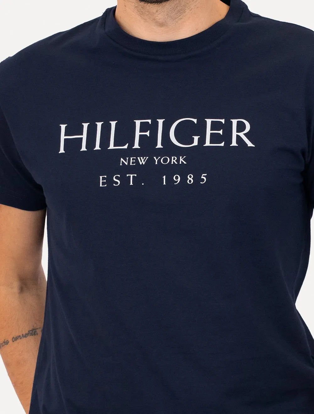 Camiseta Tommy Hilfiger Masculina Big Logo Est.1985 Azul Marinho
