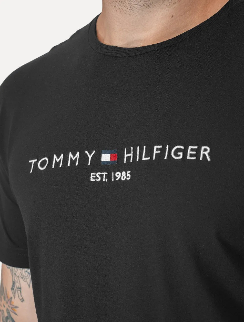 Camiseta Tommy Hilfiger | Core Logo Tee Preta