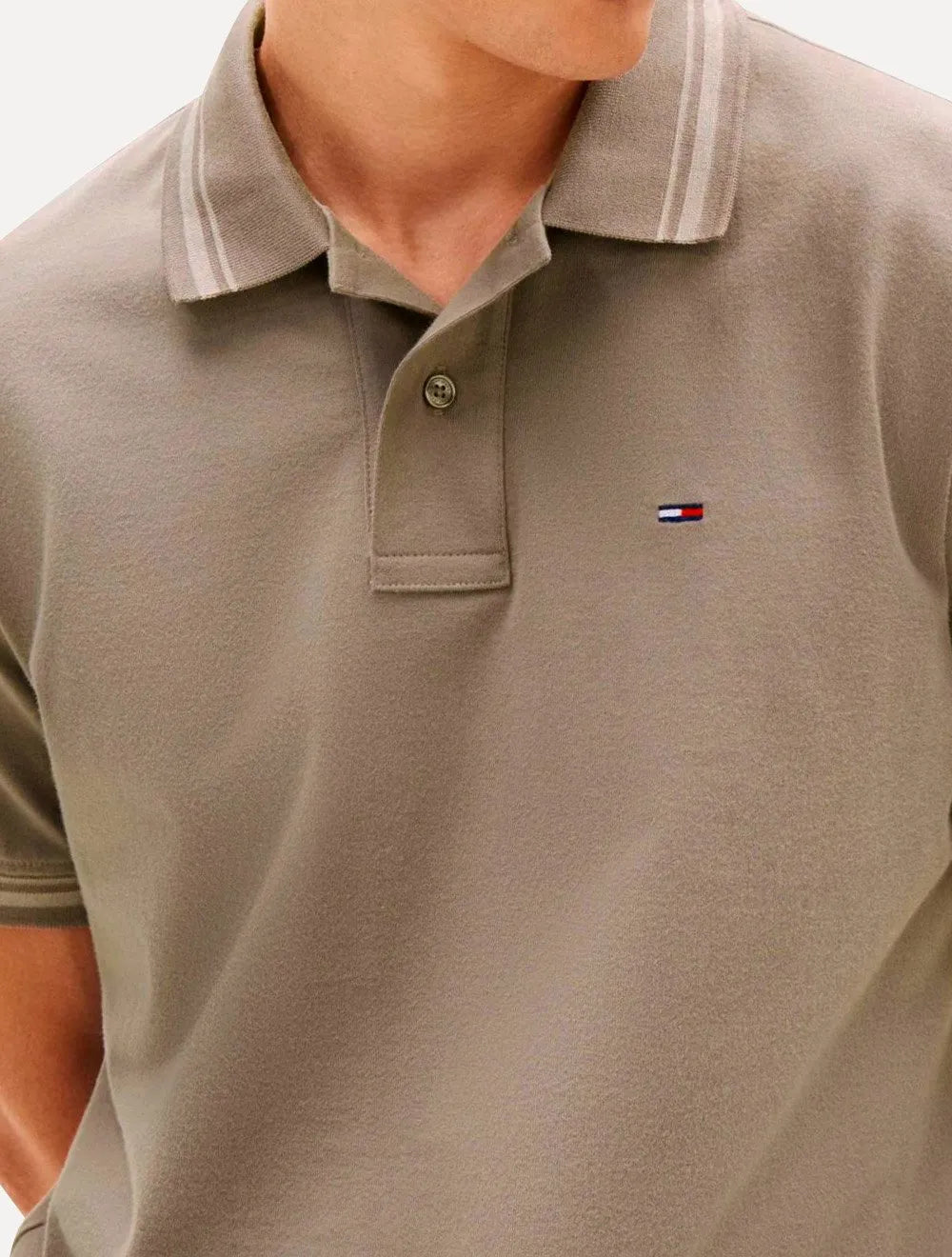 Camisa Polo Tommy Jeans Masculina Piquet Regular Tipped Marrom Médio