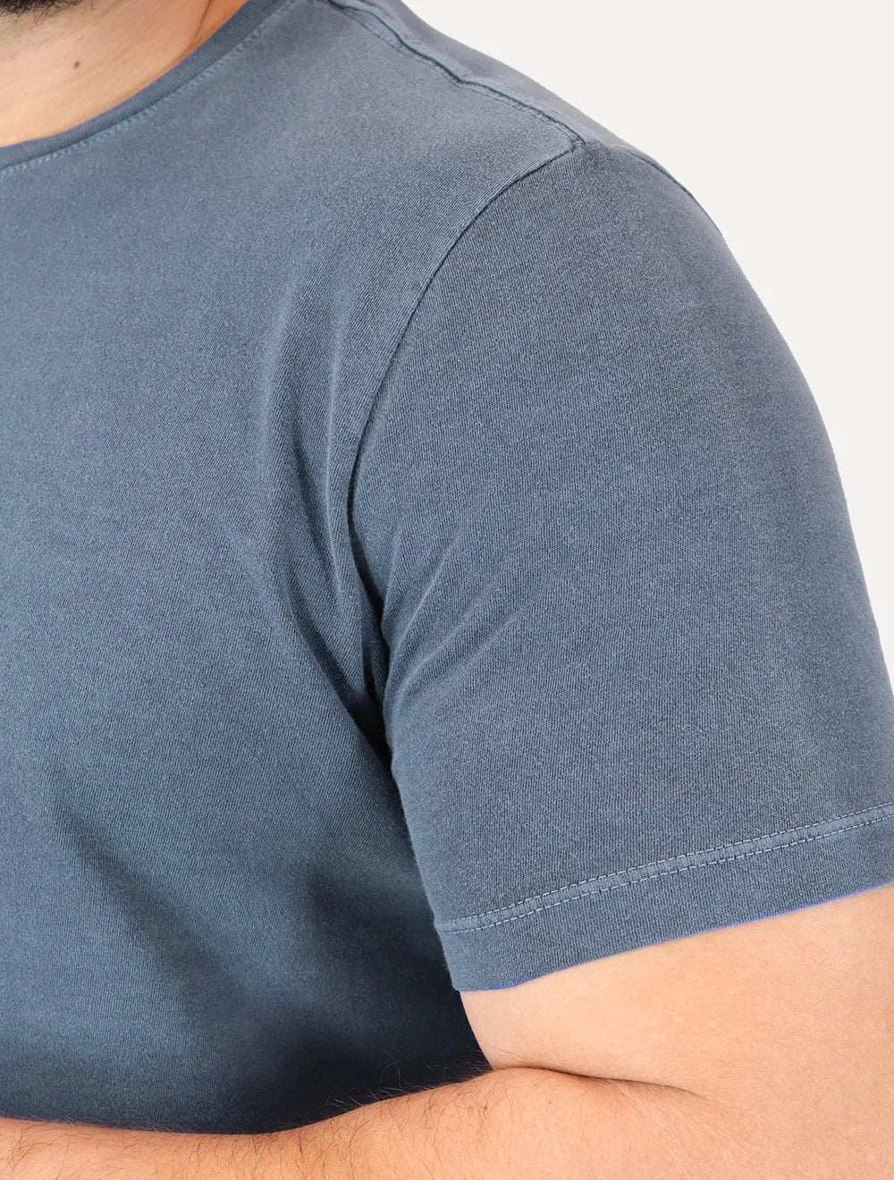 Camiseta Guess Masculina Rubber Est.1981 Stoned Azul Escuro