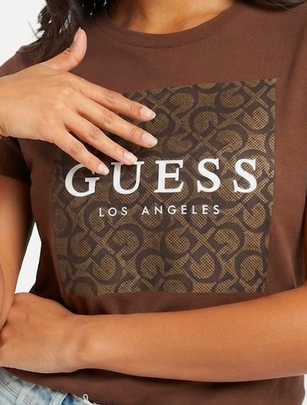 Camiseta Guess Feminina Silk Block Logo Marrom