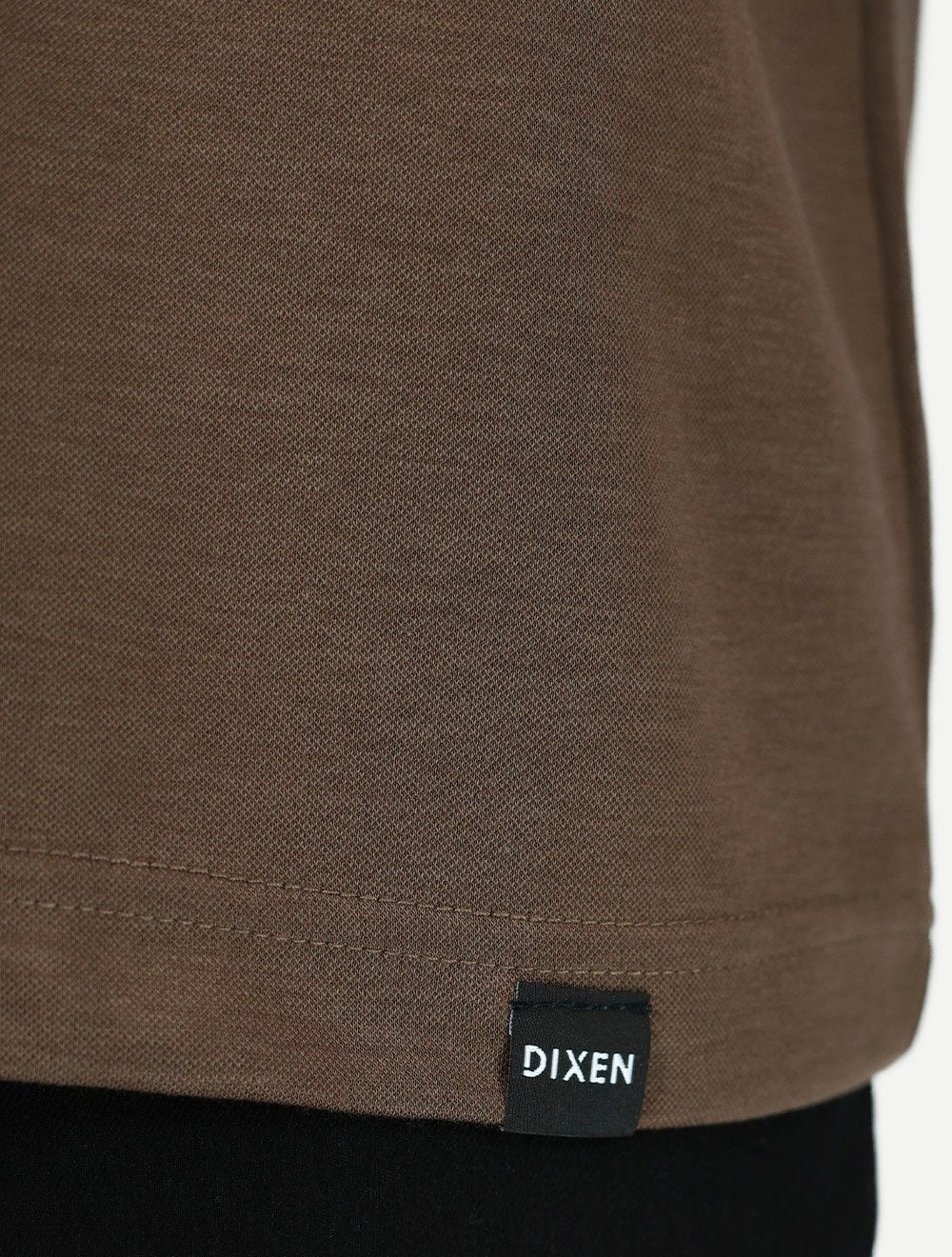 Camiseta Dixen Over Recorte Estruturado na Manga Marrom