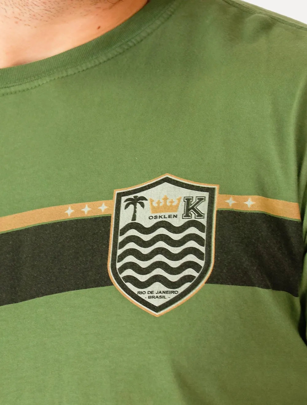 Camiseta Osklen Masculina Regular Brasão Futebol Verde