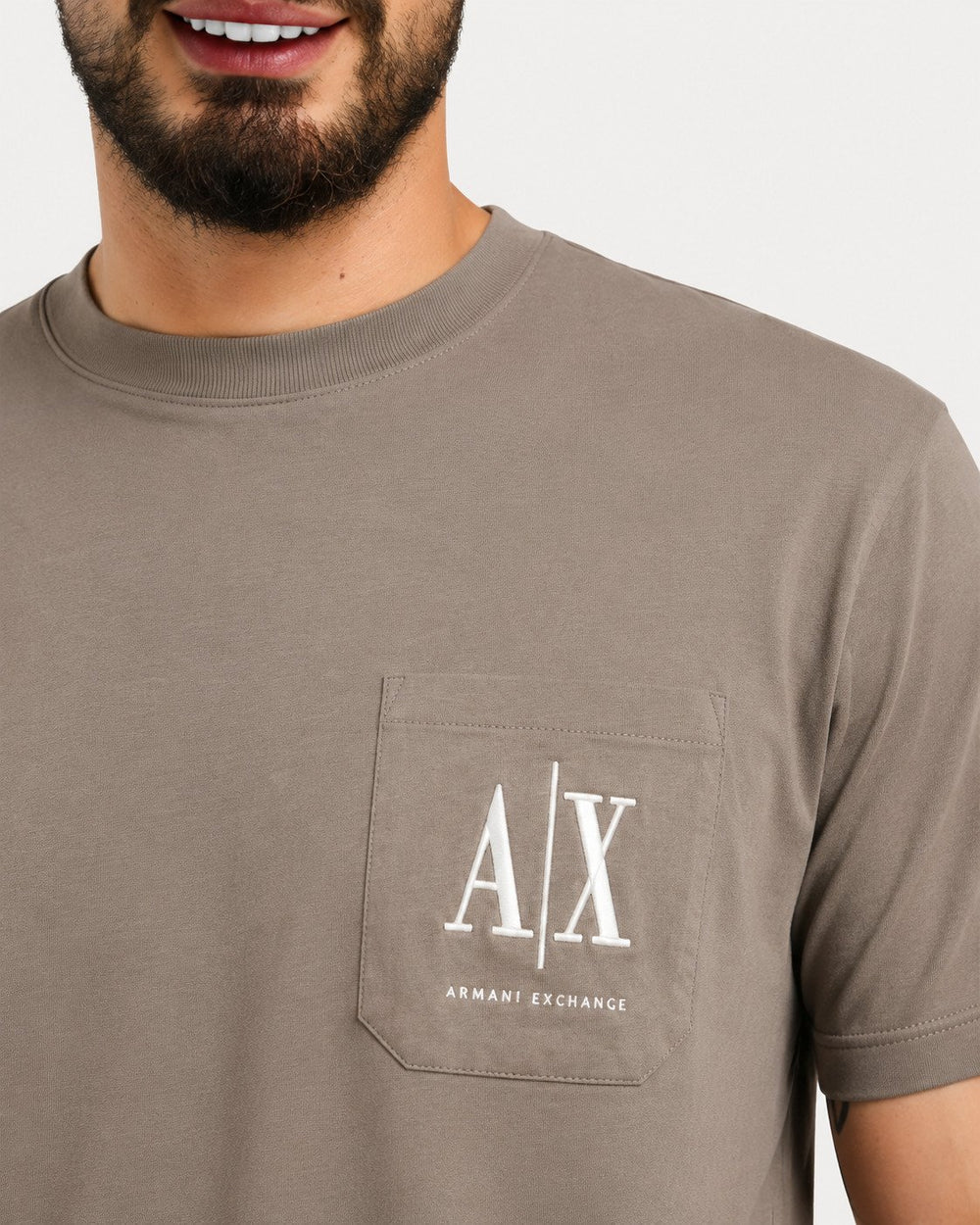 Camiseta Armani Exchange Masculina Regular Fit Pocket AX Logo Cáqui