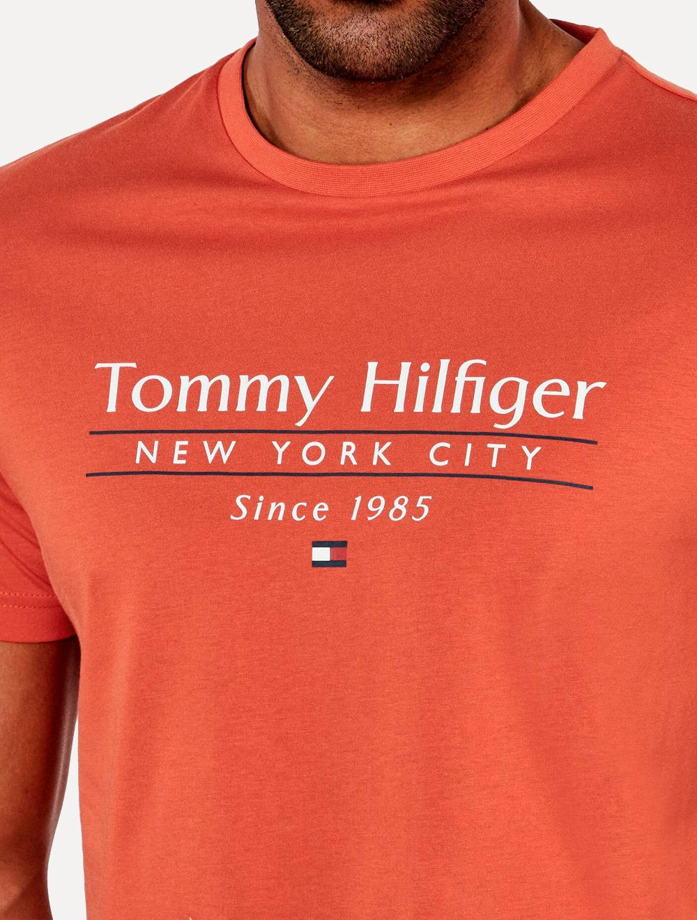 Camiseta Tommy Hilfiger Masculina Center Stack Laranja