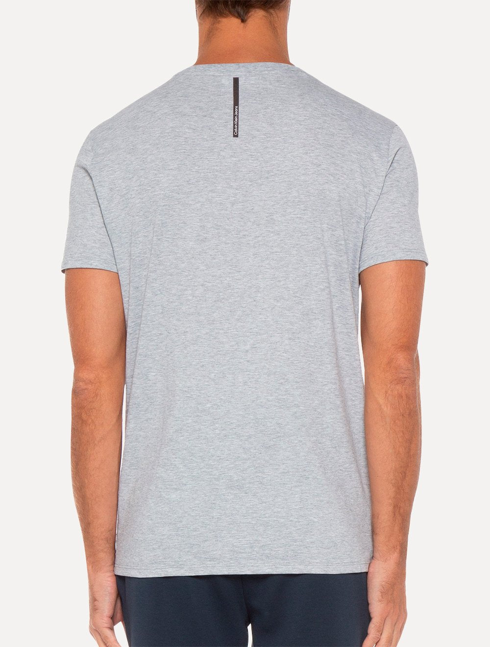 Camiseta Calvin Klein Jeans Masculina Gola V New Logo Dark Square Cinza Mescla