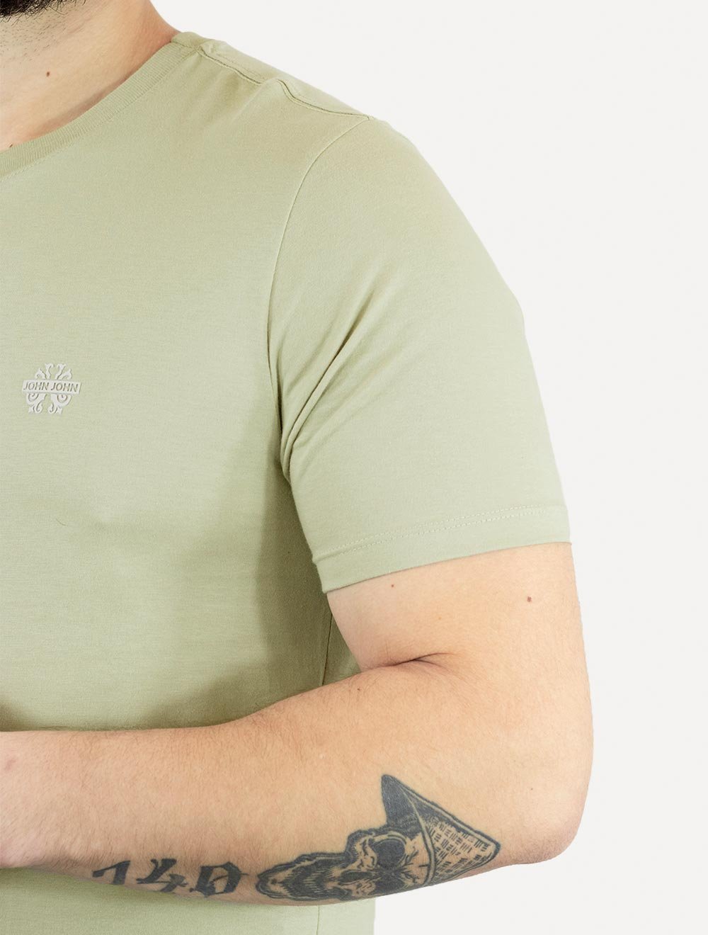 Camiseta John John Masculina Rubber Key Transfer Cáqui Claro