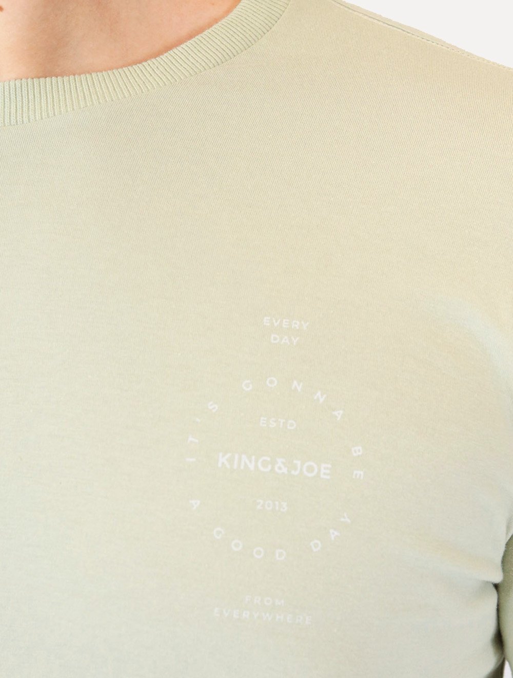 Camiseta King & Joe Masculina Good Day Logo Peito Verde Claro