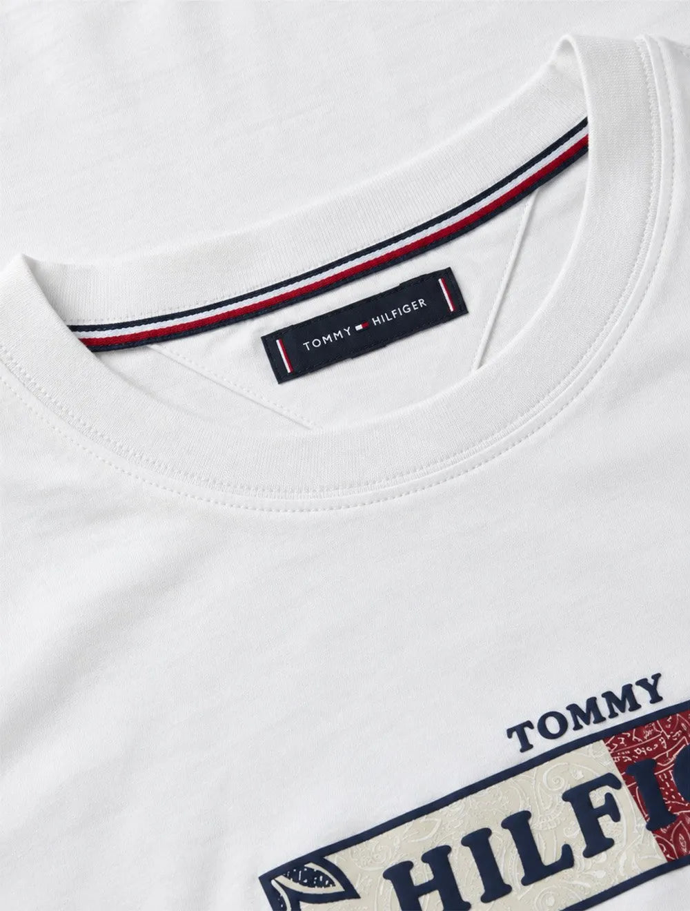 Camiseta Tommy Hilfiger Masculina Flag Small Graphic NYC Branca