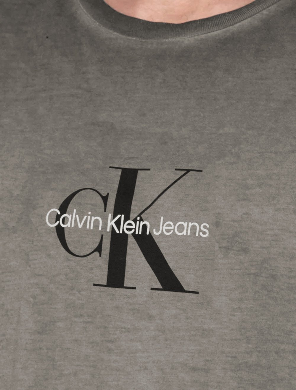 Camiseta Calvin Klein Jeans Masculina New Logo Re Issue Chumbo