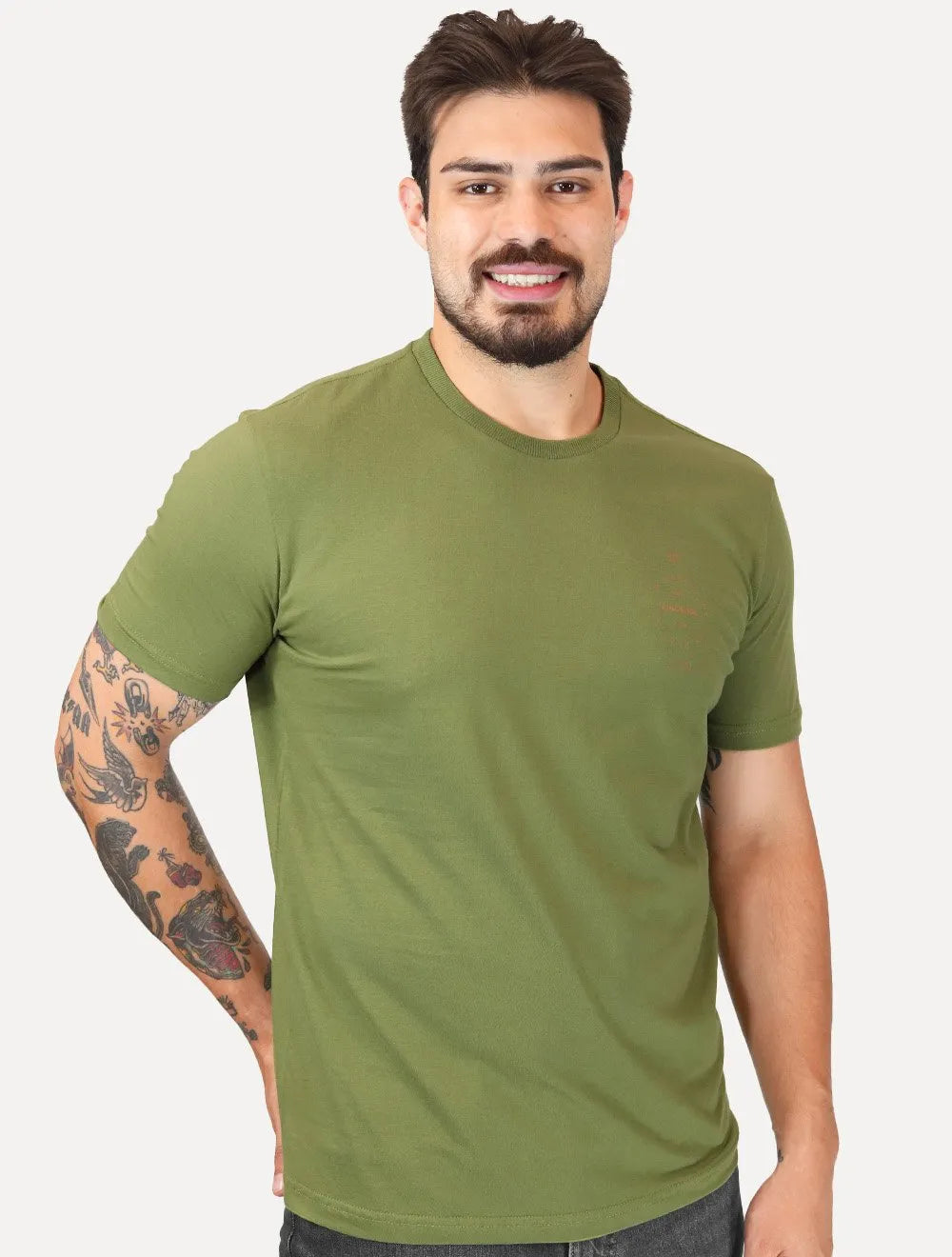 Camiseta King & Joe Masculina Good Day Logo Peito Verde Oliva