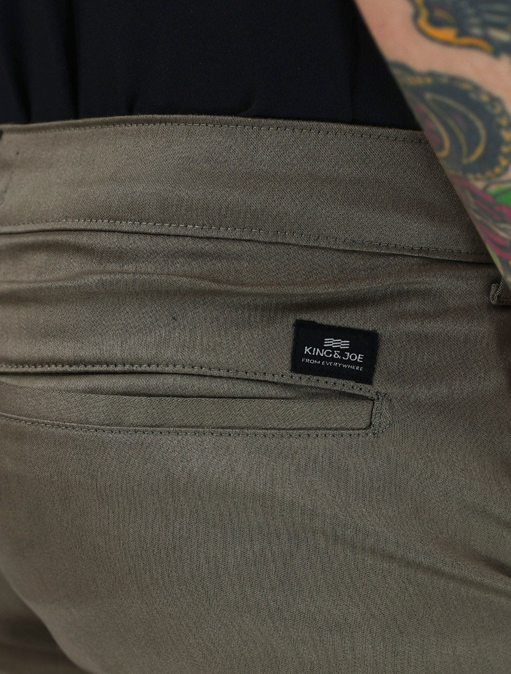 Bermuda King & Joe Masculina Slim Flex Cetim Cinza Médio