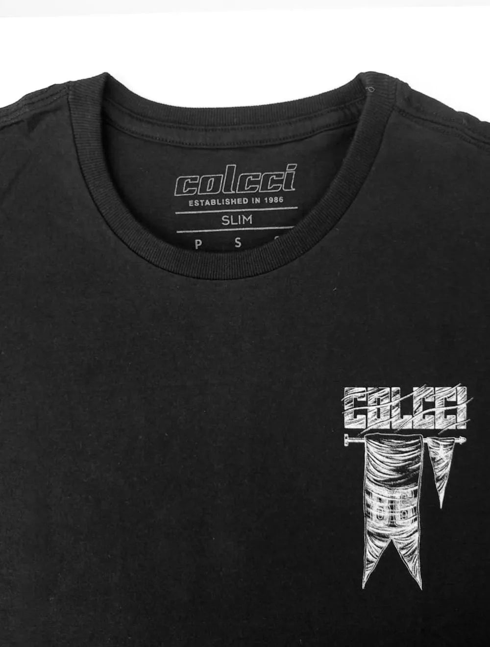Camiseta Colcci Masculina Slim Pennant Flag 86 Preta