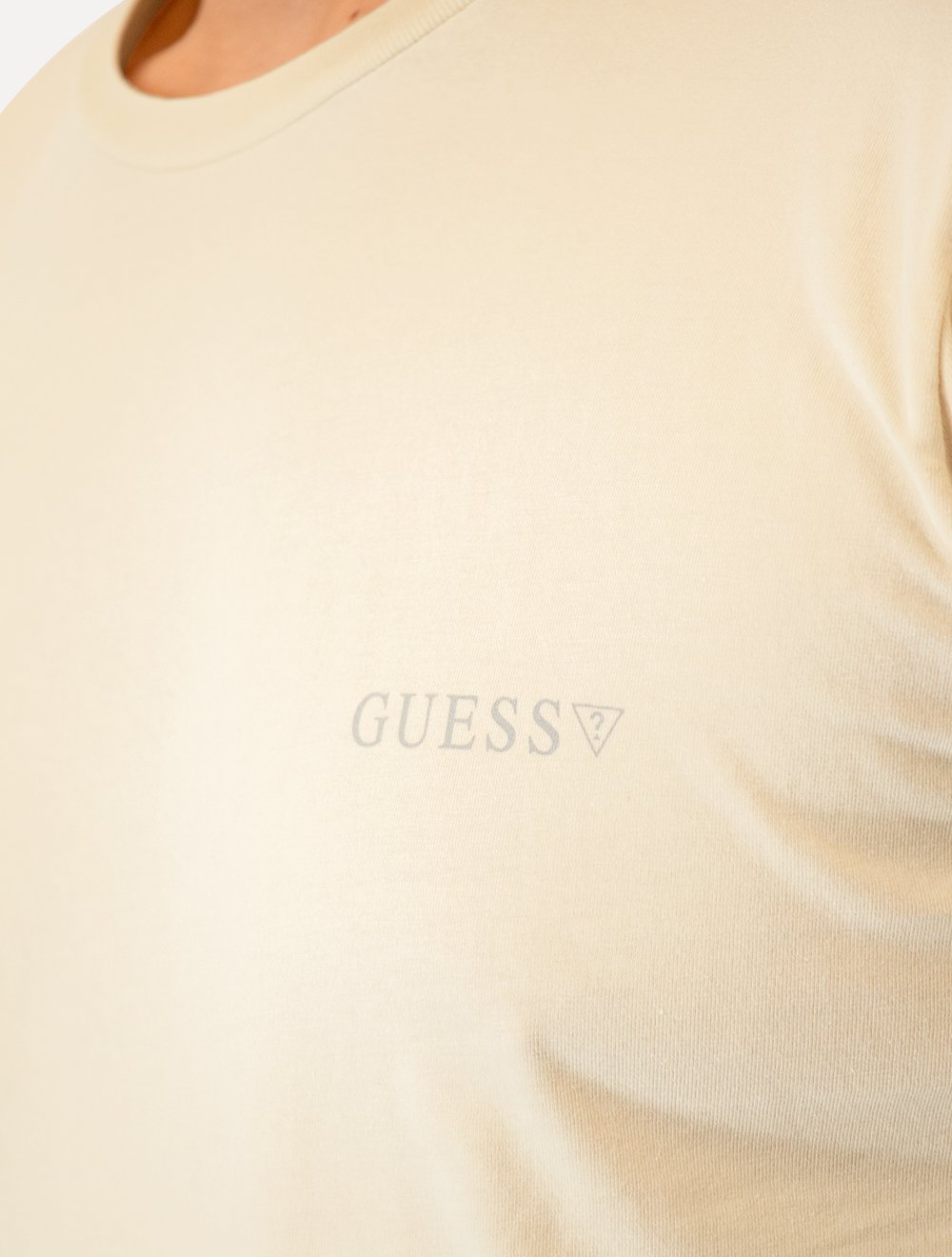 Camiseta Guess Masculina Small Silk Logo Off-White