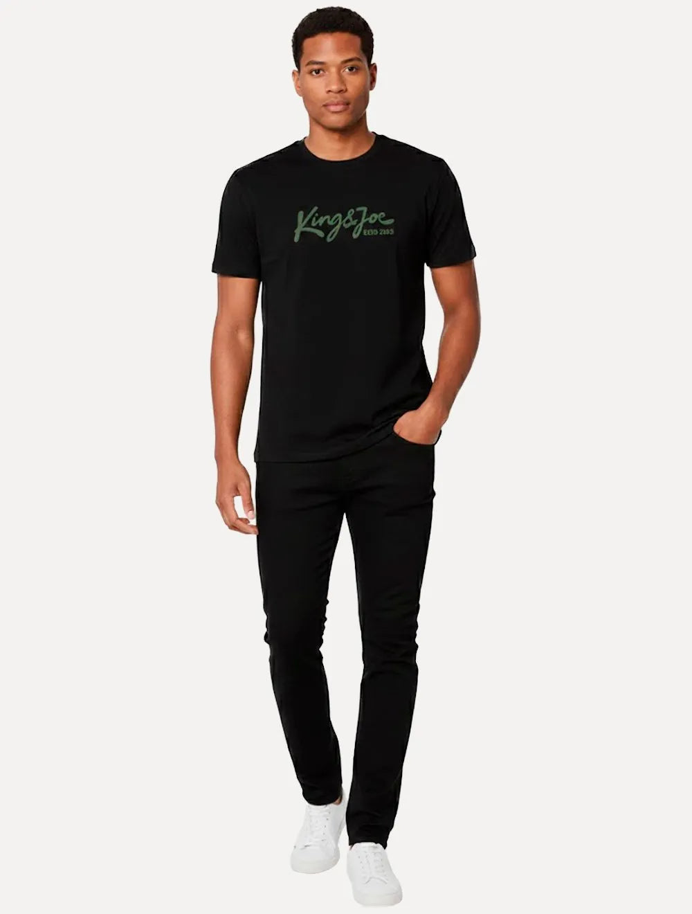 Camiseta King & Joe Premium Maculina Signature Logomania Estd 2013 Preto