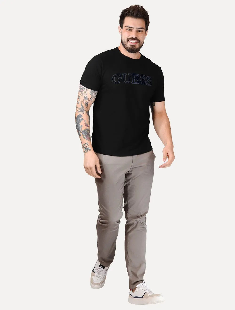 Camiseta Guess Masculina Outline Blue Logo Preta