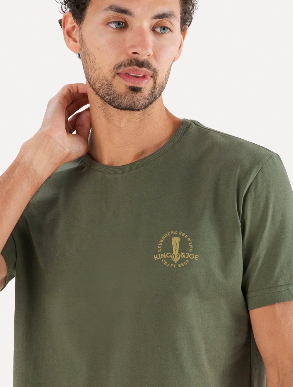 Camiseta King & Joe Masculina Slim Beerhouse Costas Estonada Verde Militar