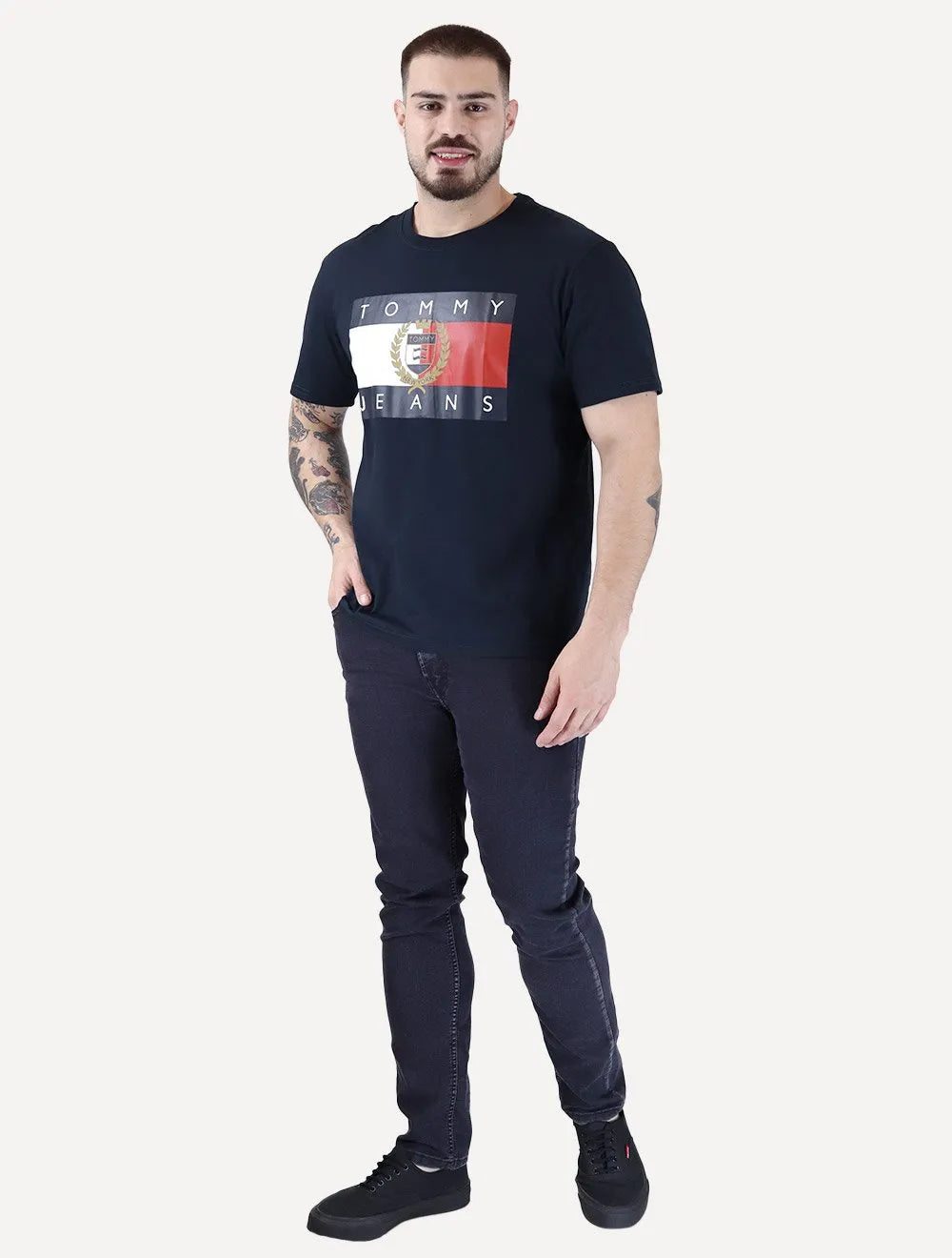 Camiseta Tommy Jeans Masculina Regular Crest Flag Azul Marinho