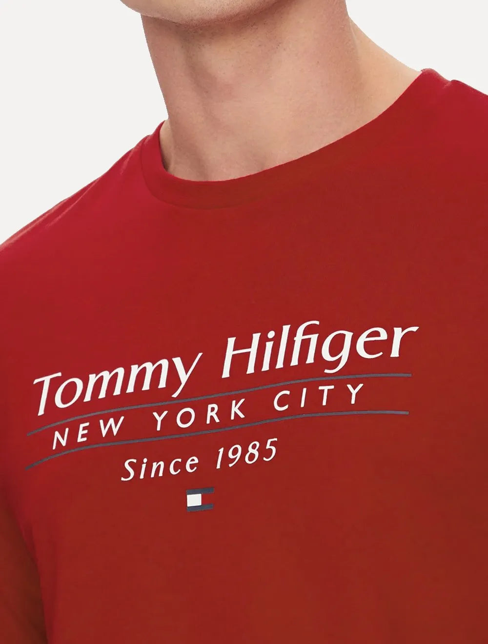 Camiseta Tommy Hilfiger Masculina Center Stack Vermelha