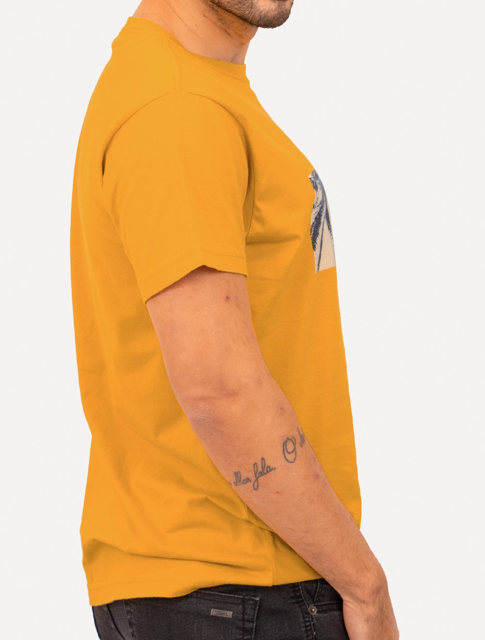 Camiseta Osklen Masculina Regular Vintage Tropical Winds Amarelo Escuro