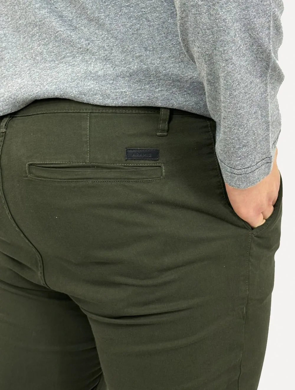 Calça Aramis Masculina Sarja Chino Regular Color Comfort Verde Escuro