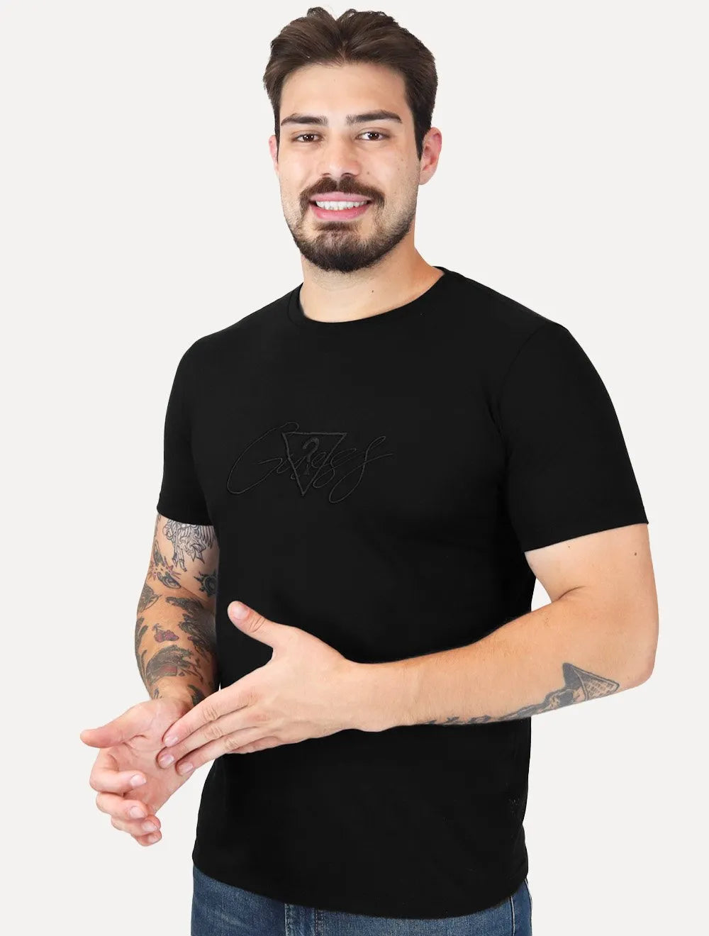 Camiseta Guess Masculina Signature Logo Triangle Preta
