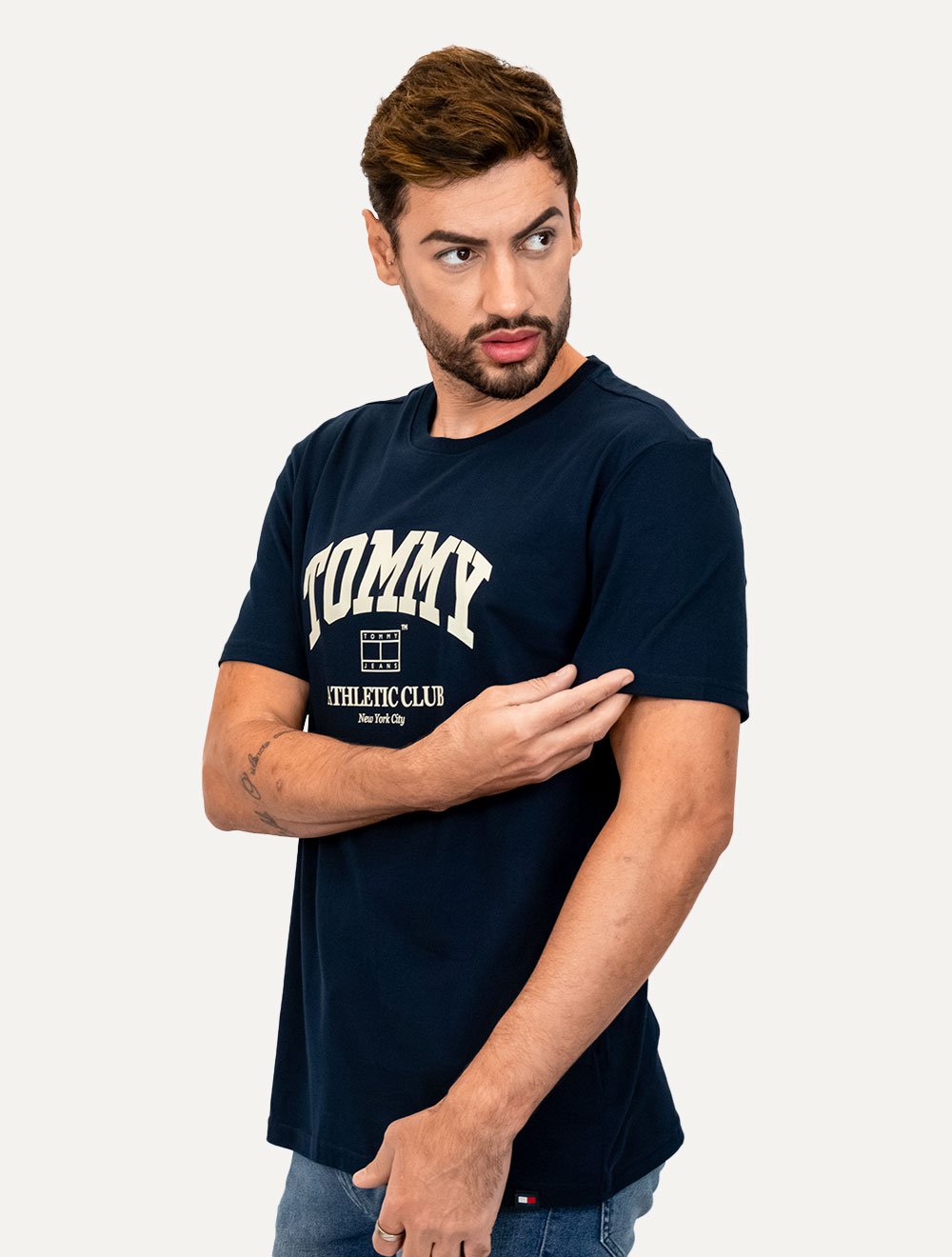 Camiseta Tommy Jeans Masculina Regular Athletic Club Azul Marinho