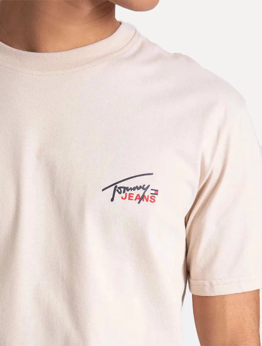 Camiseta Tommy Jeans Masculina Regular Classic Smal Flag Areia