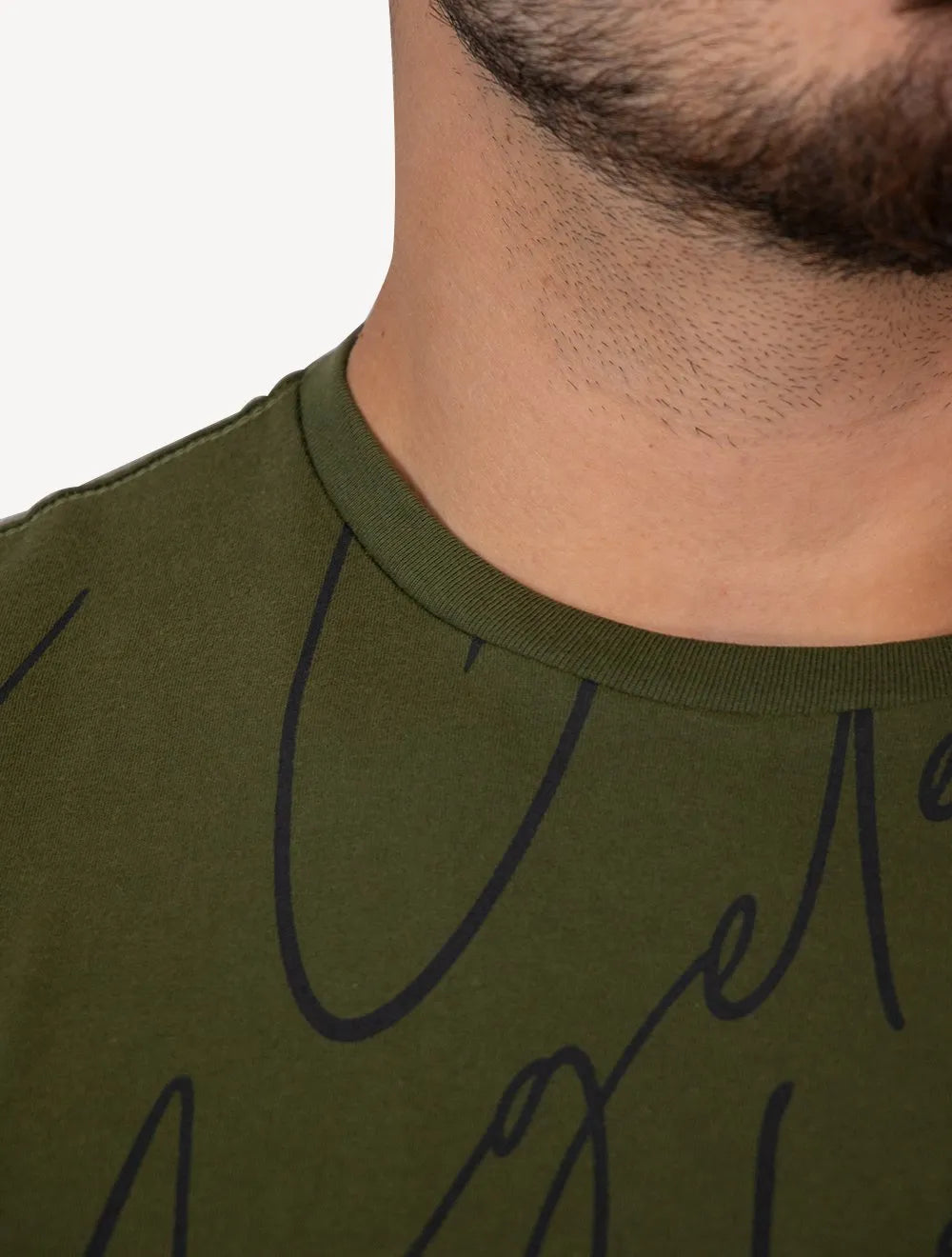 Camiseta Guess Masculina Full Lettering Verde Escuro