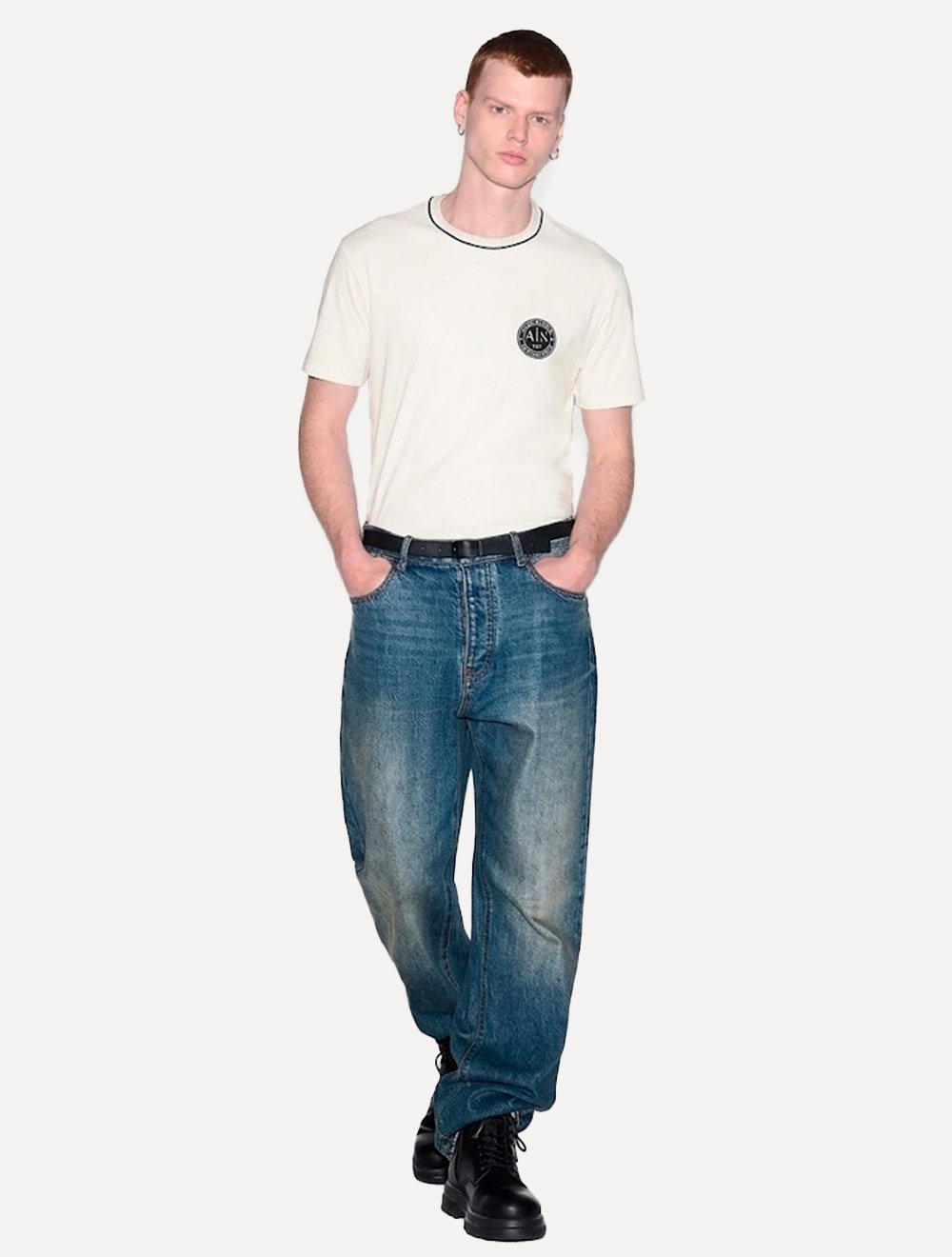 Camiseta Armani Exchange Masculina Regular Fit Patch Shield Logo Off-White