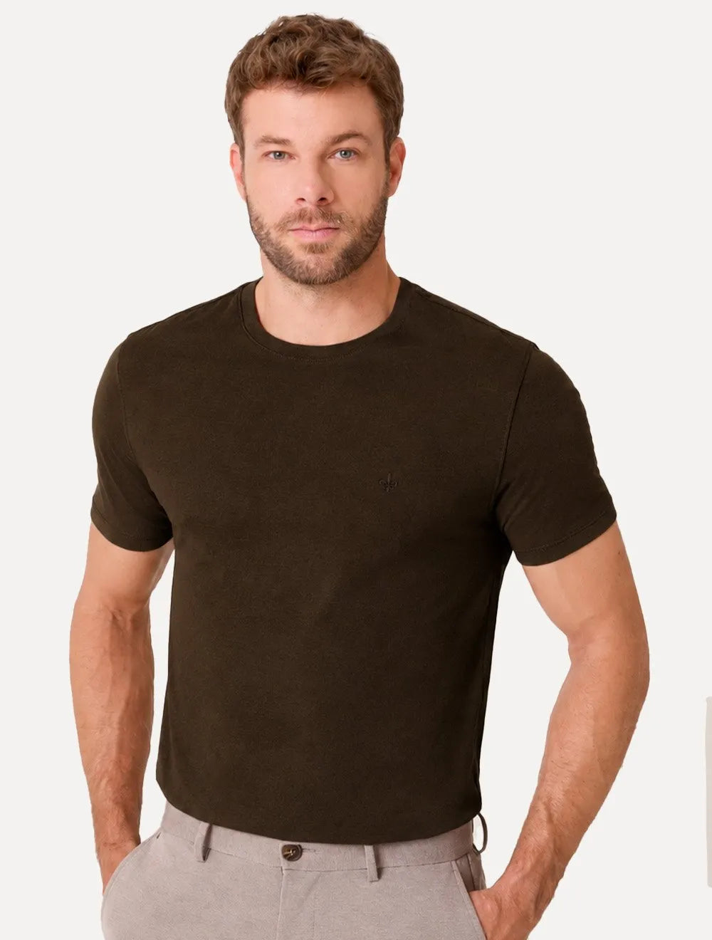 Camiseta Dudalina Masculina Essentials Mono Logo Marrom Médio