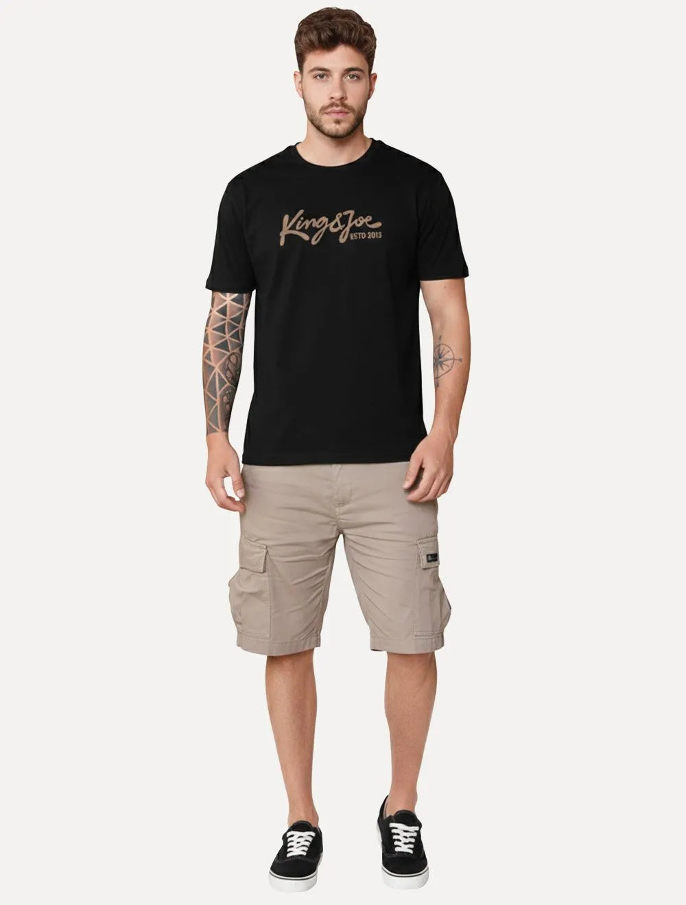 Camiseta King & Joe Masculina Signature Logomania Estd 2013 Preta