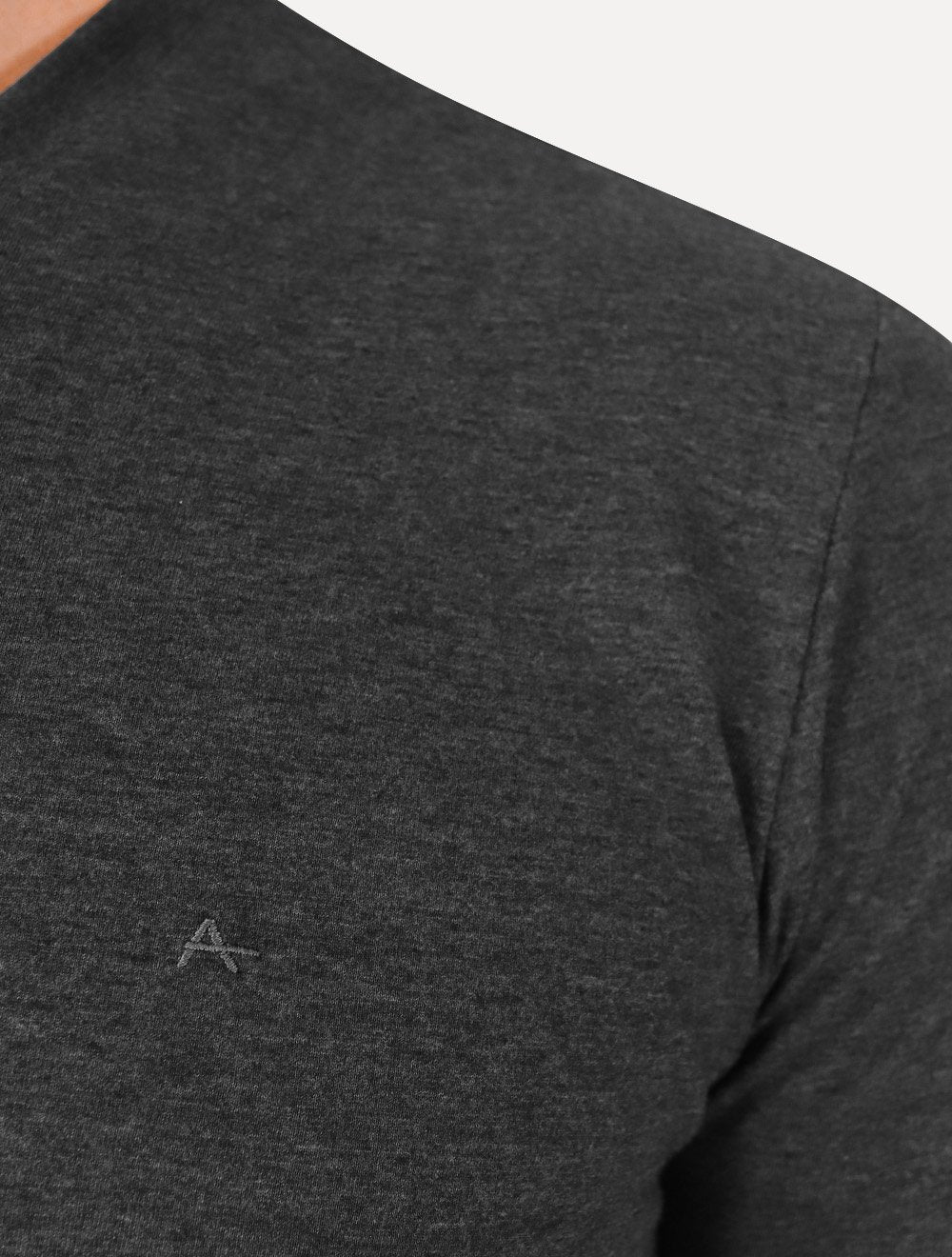 Camiseta Aramis Masculina Basic V-Neck Mono Logo Grafite Mescla