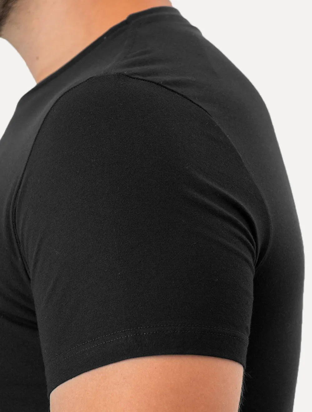 Camiseta Guess Masculina Patch Logo Preta