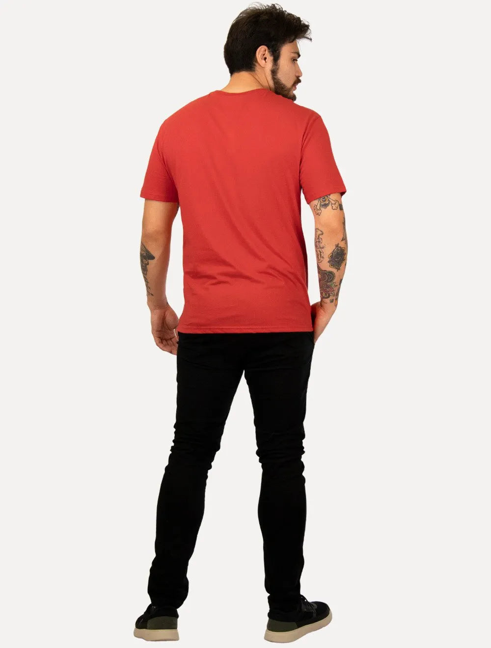Camiseta Tommy Jeans Masculina Regular Med Flag Badge Vermelha