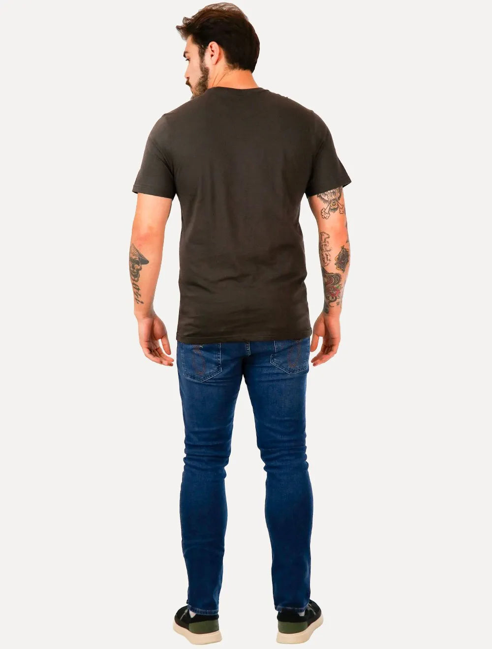 Camiseta Tommy Jeans Masculina Embroidered Signature Chumbo