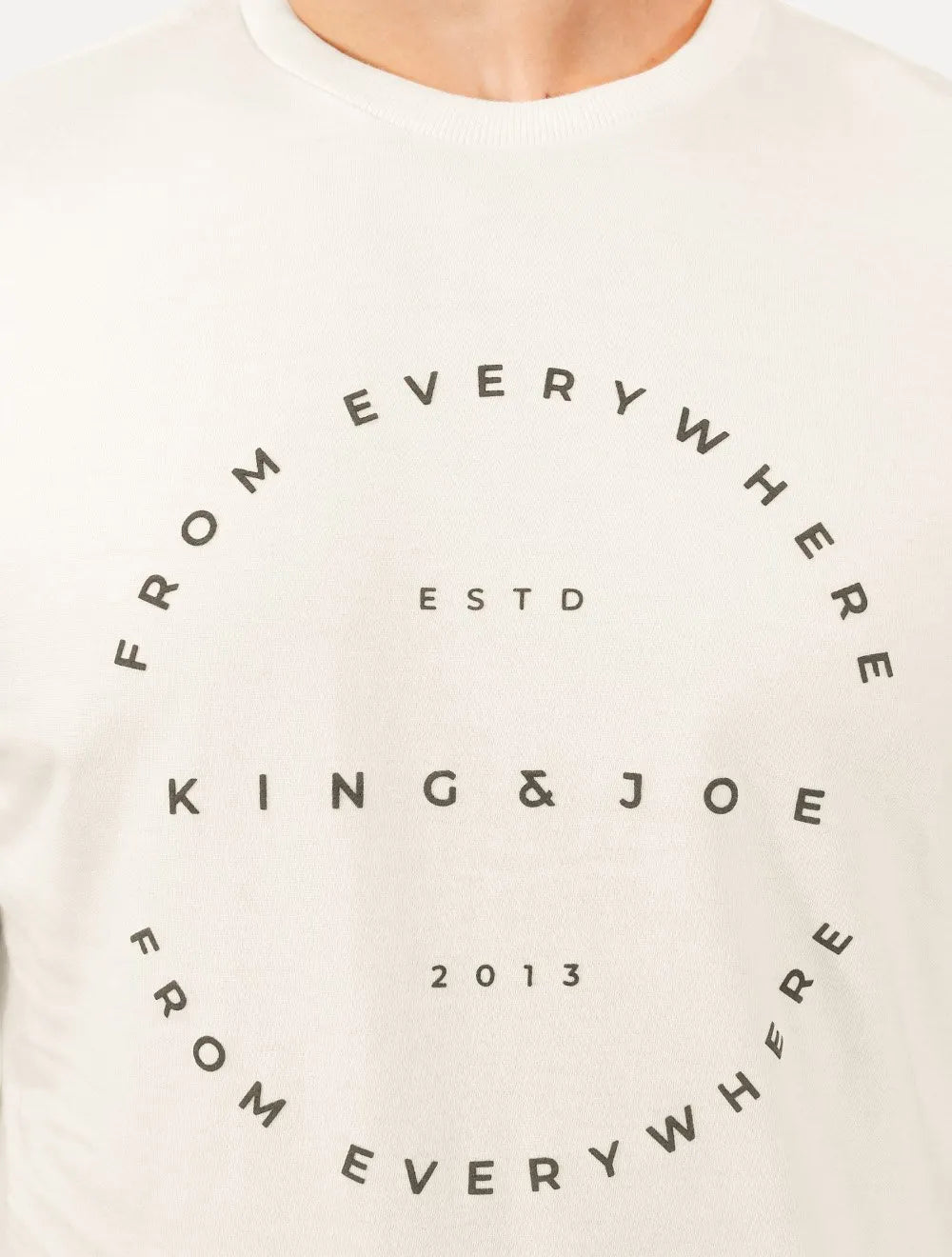 Camiseta King & Joe Masculina Circle From Everywhere Off White