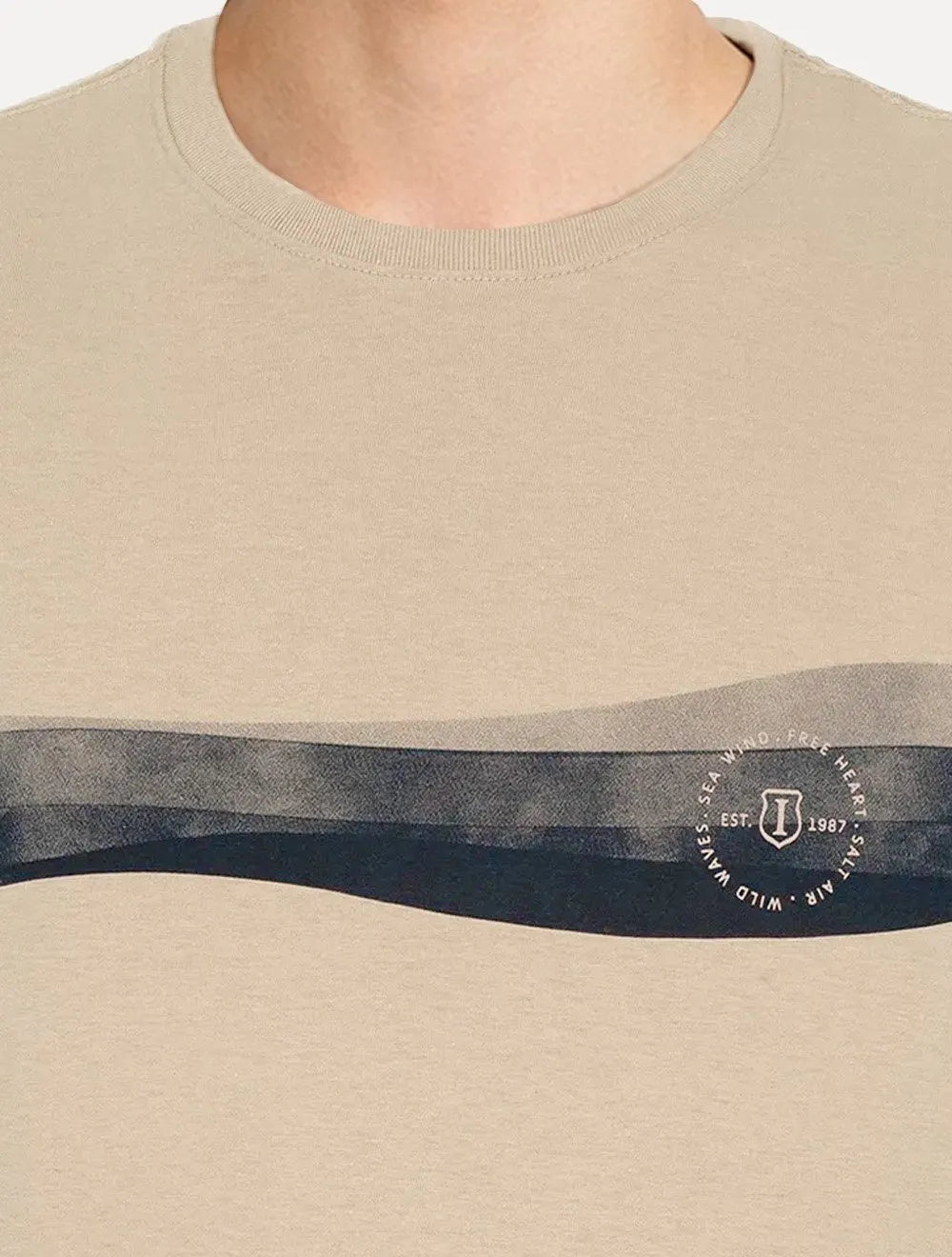 Camiseta Individual Masculina Comfort Estampada Waves Cáqui Medio