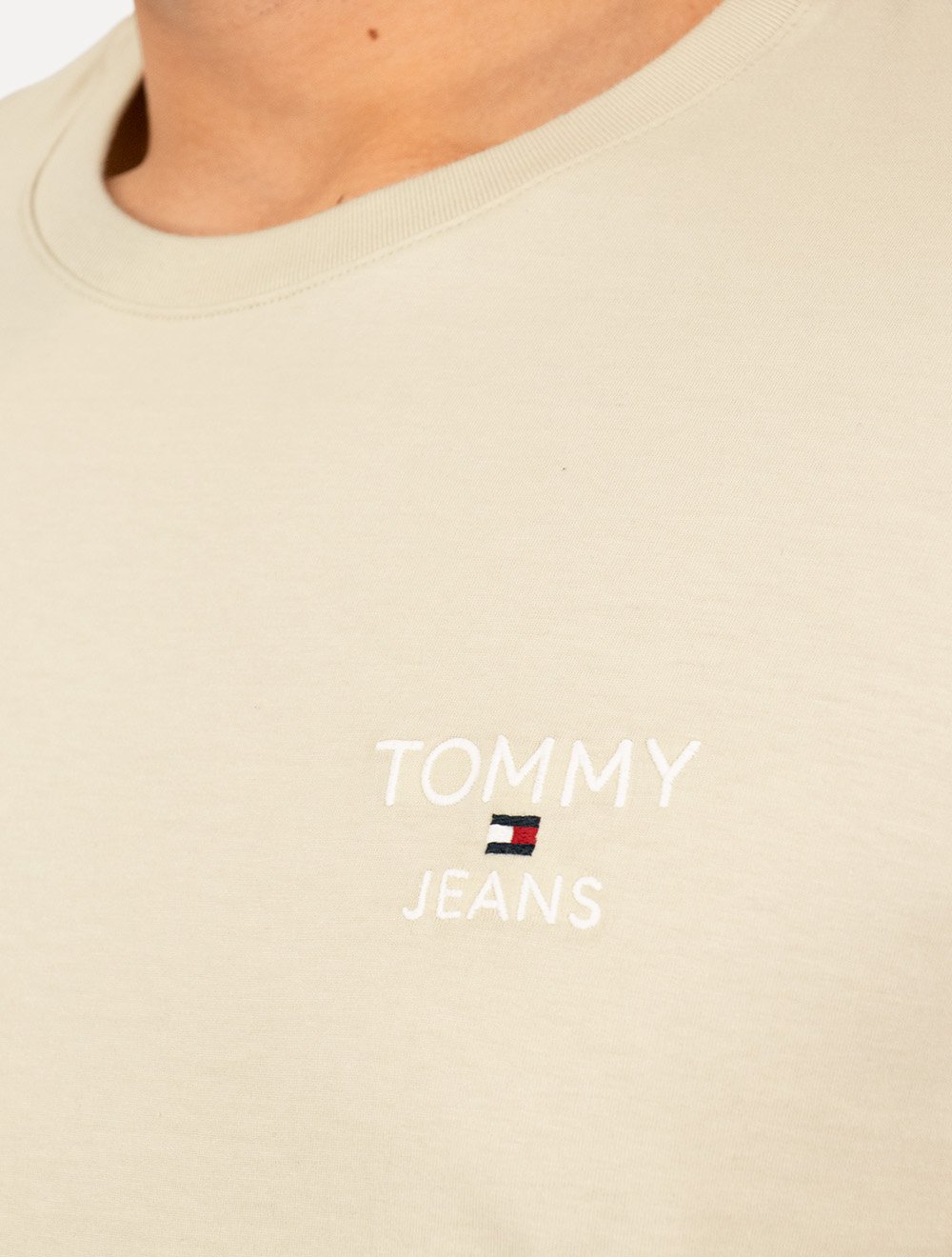 Camiseta Tommy Jeans Masculina Regular Corp Chest Areia