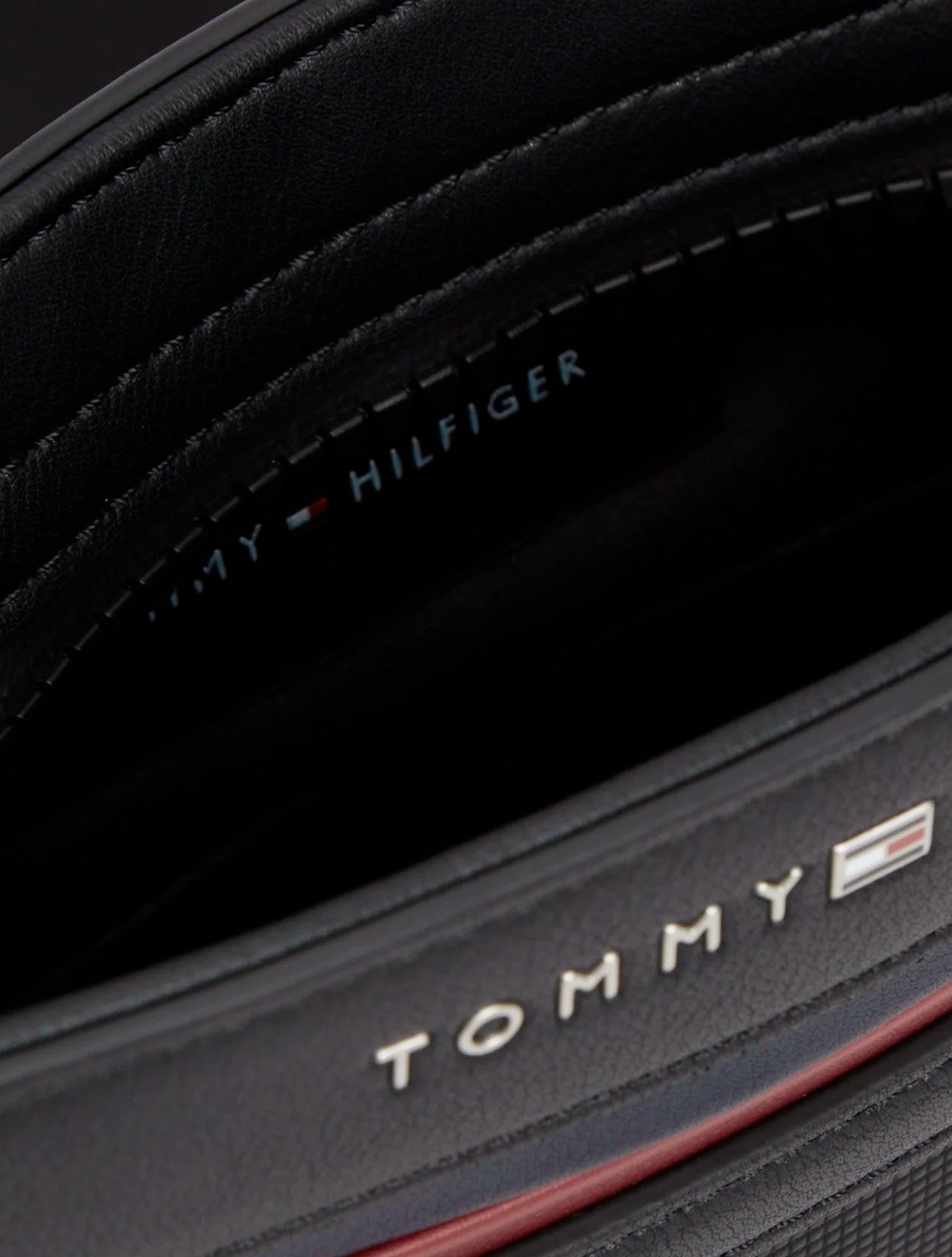 Bolsa Tommy Hilfiger Masculina Foundation Mini Crossover Preta