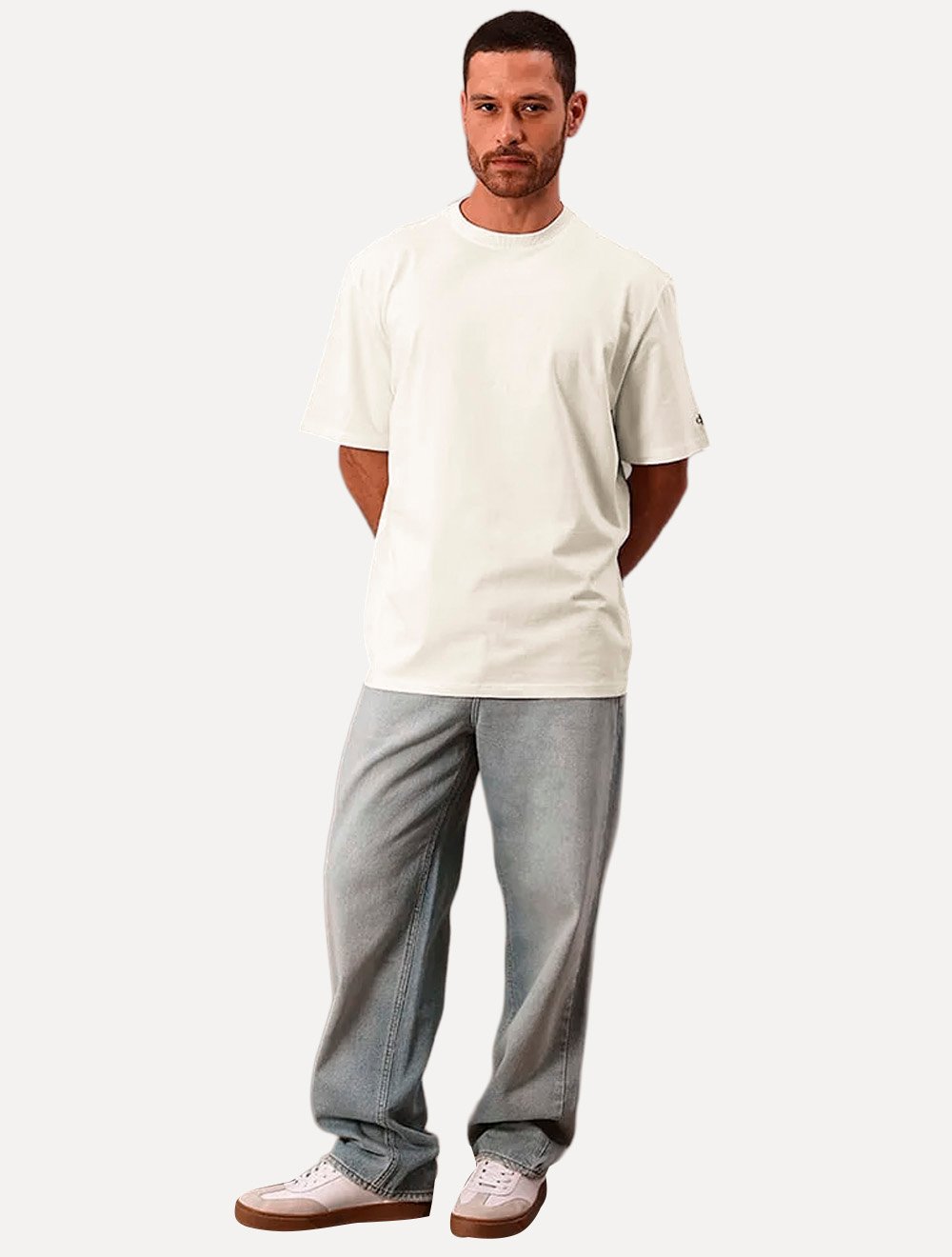 Camiseta Calvin Klein Jeans Masculina Oversized Logo CK Ombro Off White