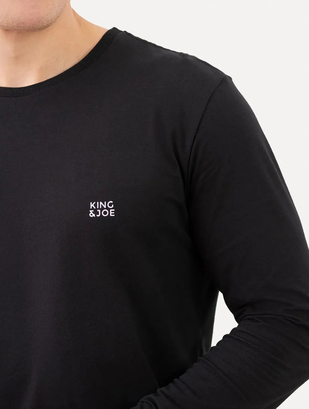 Camiseta King & Joe Masculina Manga Longa Basic Light Small Logo Preta