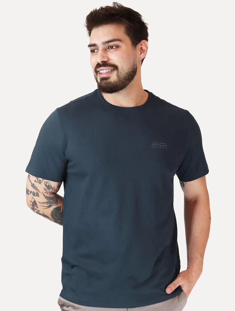 Camiseta Dudalina Masculina Regular Badge Logo Azul Marinho