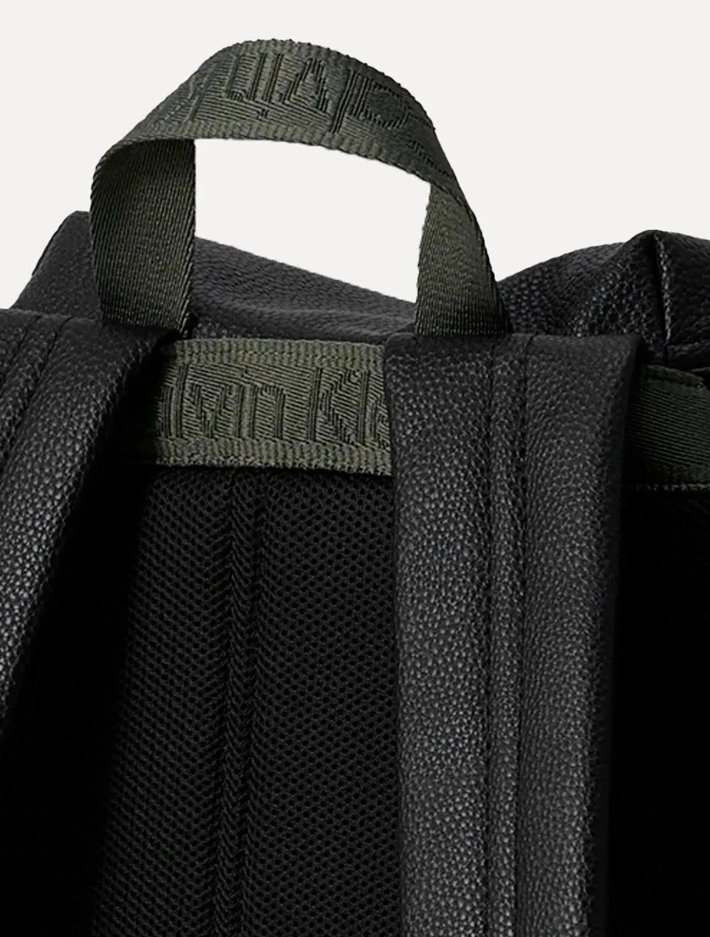 Mochila Calvin Klein Jeans Cargo Flap PU Preta