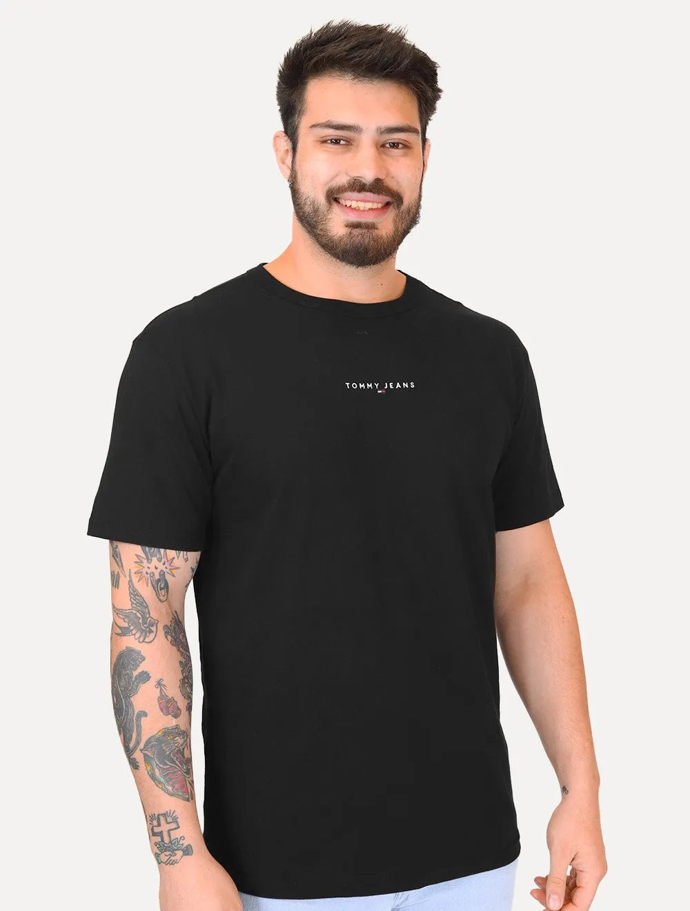 Camiseta Tommy Jeans Masculina Frontal Linear Logo Preta