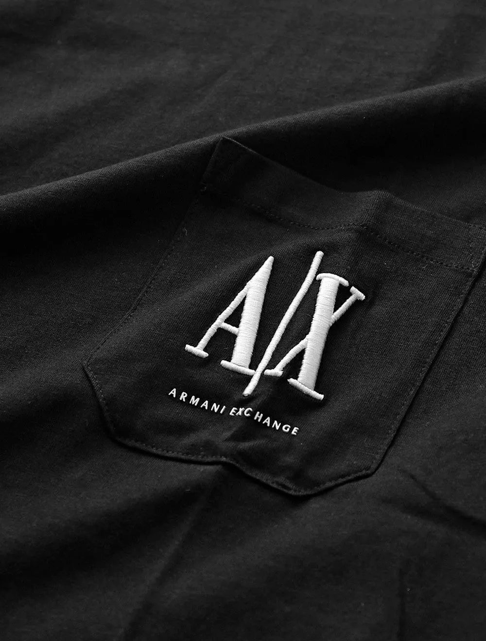 Camiseta Armani Exchange Masculina Regular Fit Pocket AX Logo Preta