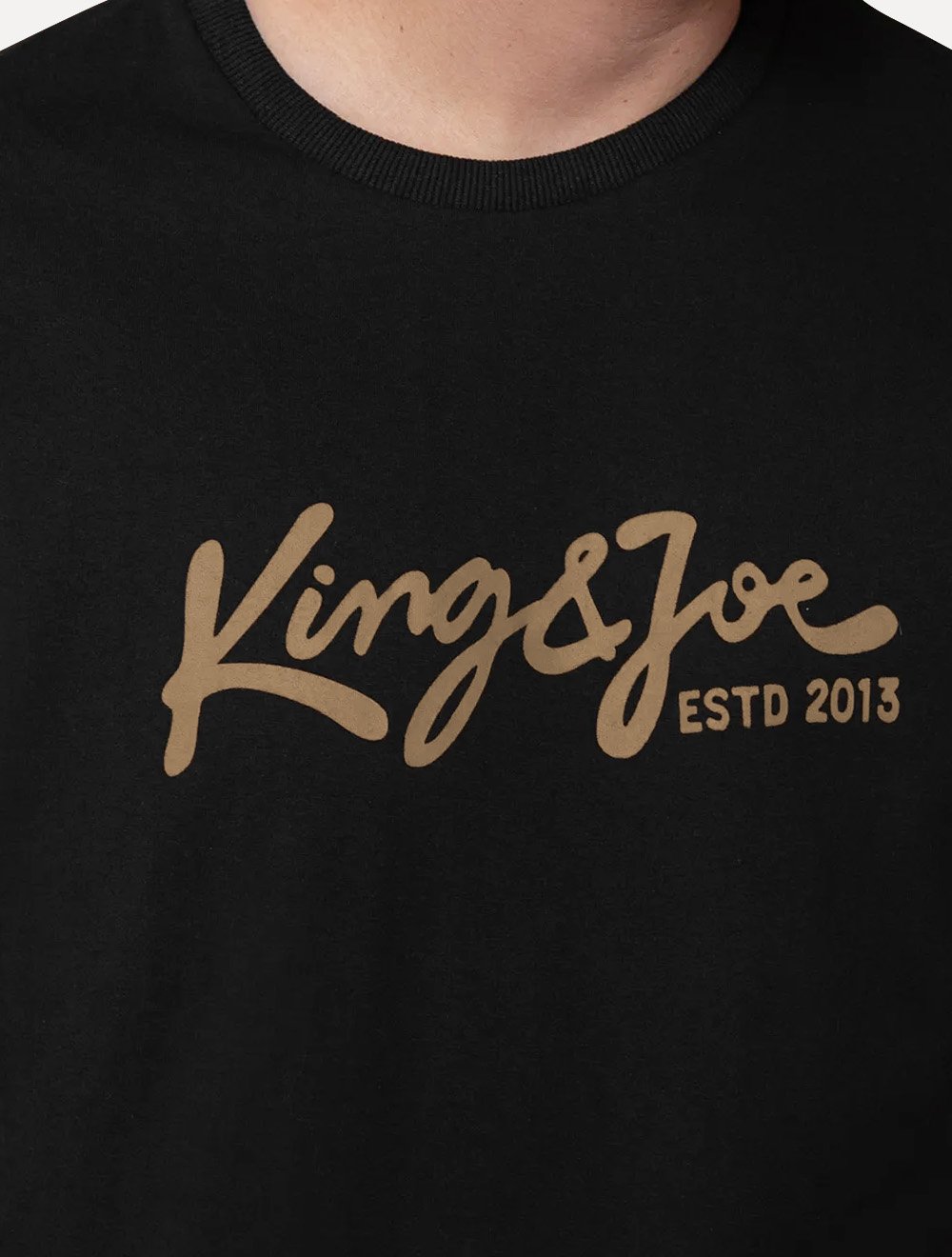 Camiseta King & Joe Masculina Signature Logomania Estd 2013 Preta