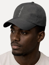 Boné Calvin Klein Masculino Swim Vertical Logo Chumbo